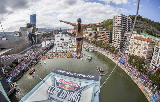 Red BULL cliff diving 2